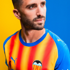 Drugi gostujući dres Valencie CF za sezonu 2025.-26.